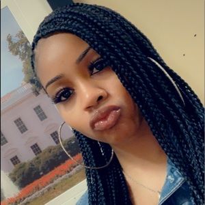 Meet your Posher, Zalia